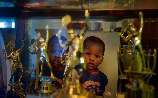 他的汗水没 他的汗水没