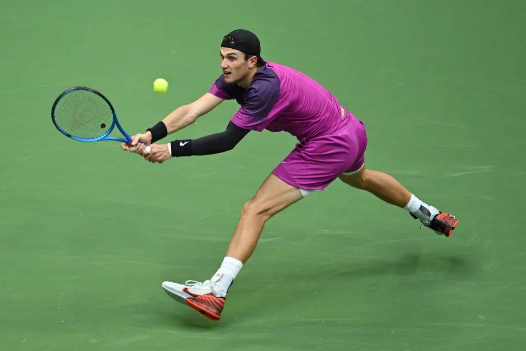 巴斯克斯的 巴斯克斯的