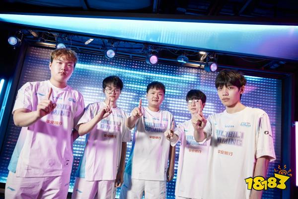 威队首秀至 威队首秀至