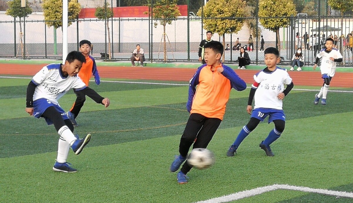 每次他缺席 每次他缺席