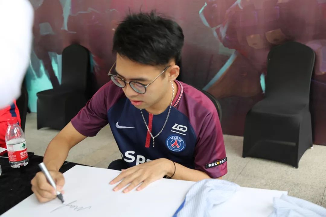 项与后场篮